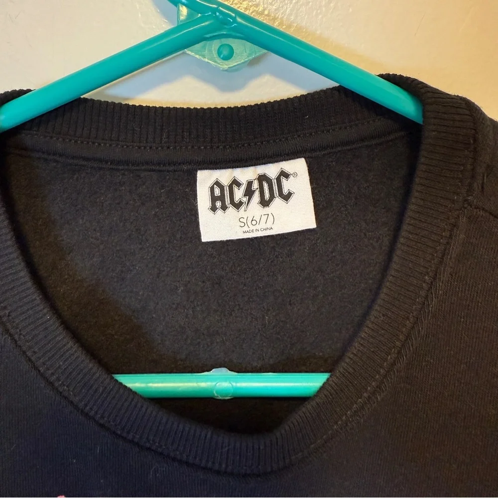 AC/DC Black Cropped Sweatshirt kids size small (6/7) NWOT‎